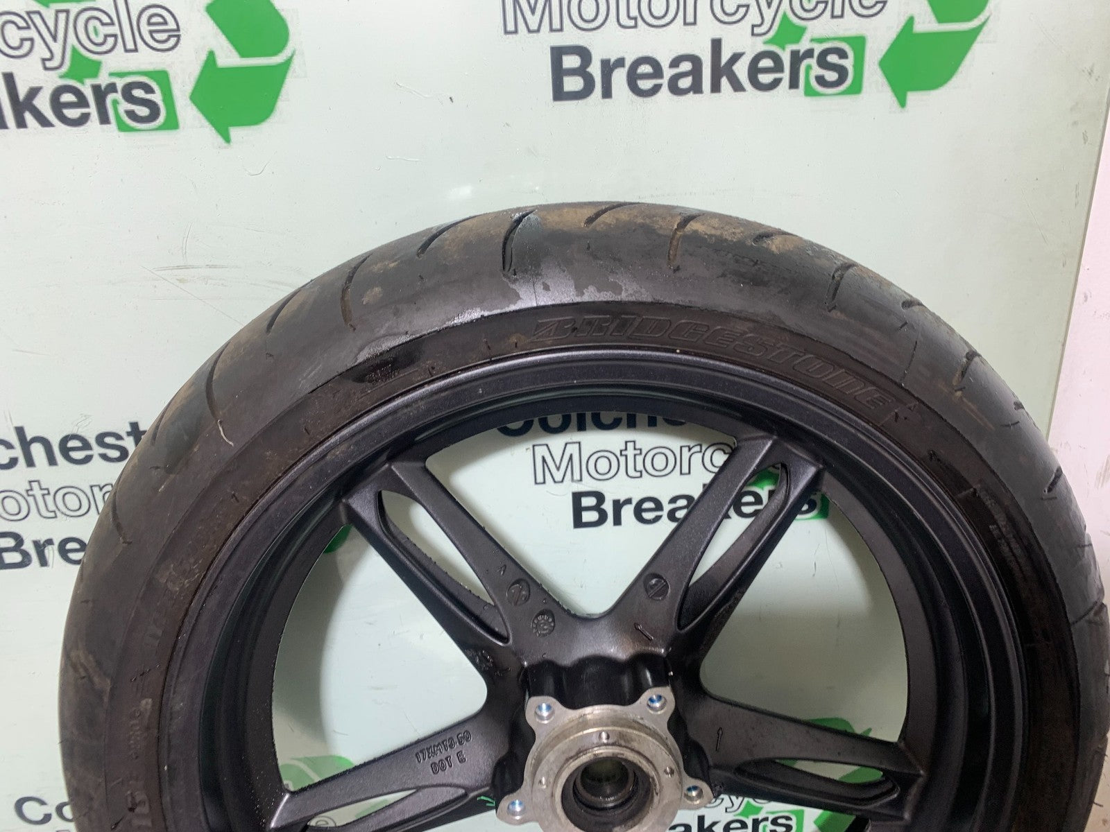 TRIUMPH 1050 SPRINT ST FRONT WHEEL (TYRE WILL PASS MOT)  2004-2007 (CMB1197)