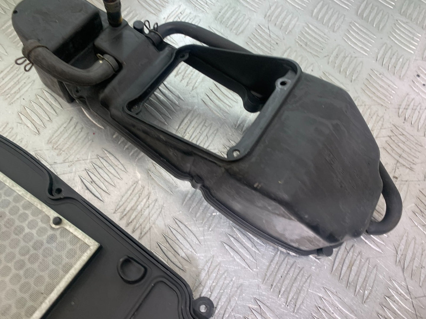 HONDA XL125 VARADERO AIRBOX  YEAR 2001-2006  (CMB1210)