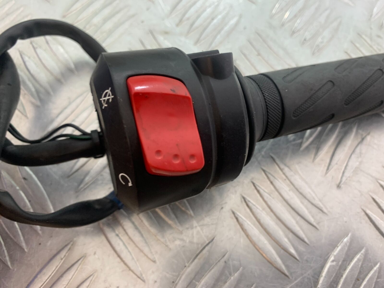 SUZUKI GSX650 F GSX 650 F RIGHT SWITCH GEAR  YEAR 2008-16 (CMB1045)