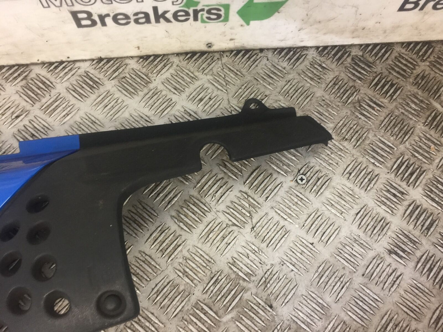 TRIUMPH 900 TIGER LEFT SEAT PANEL   YEAR 1993-1999 STOCK 445