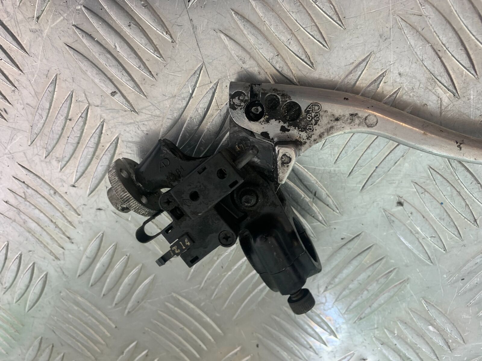 KAWASAKI ZX6R ZX6 J CLUTCH LEVER AND BRACKET  YEAR 2000 (CMB1129)