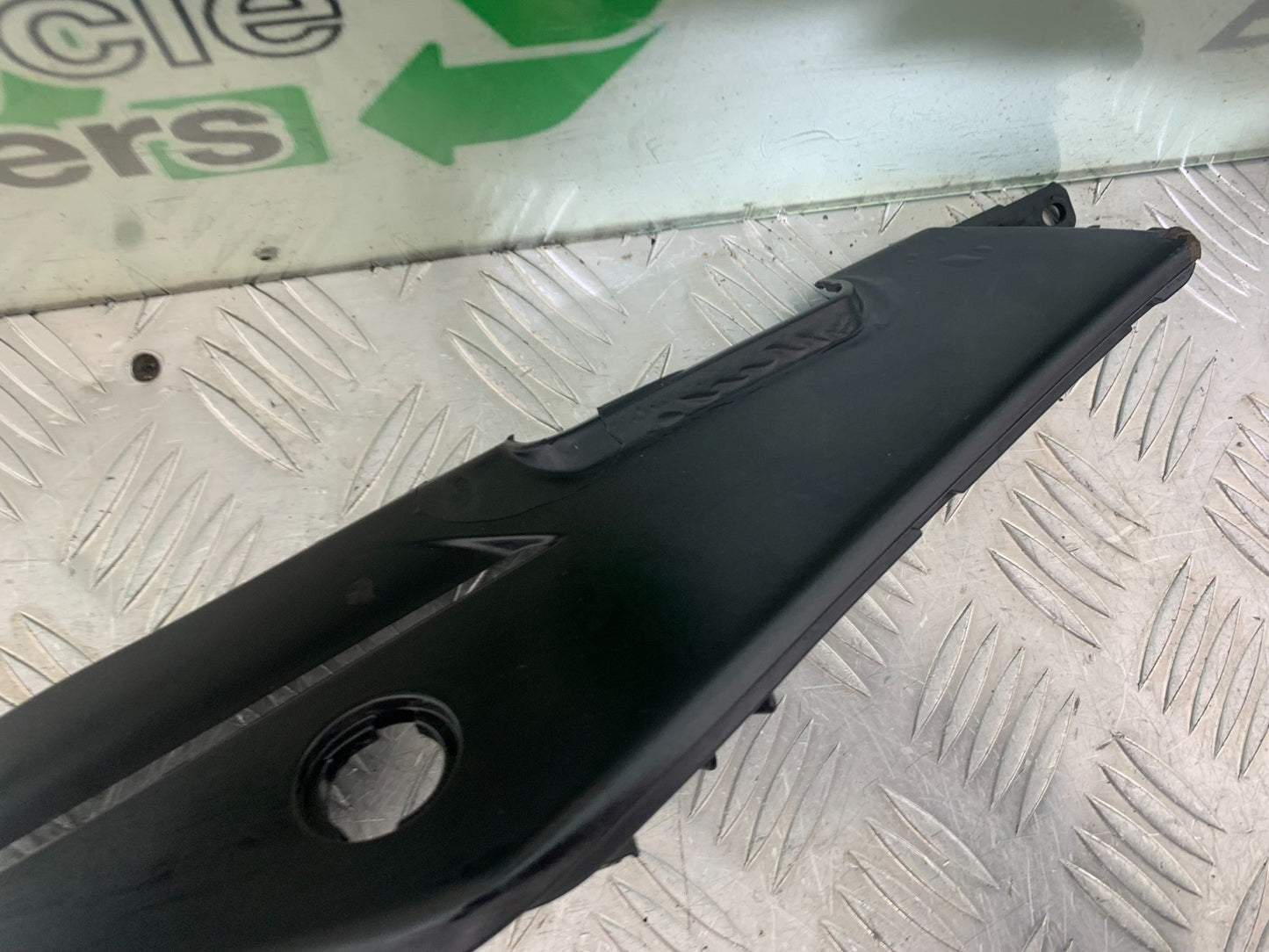 APRILIA TUONO 1000 V4 LEFT SEAT PANEL   YEAR 2013-2014  (CMB1239)
