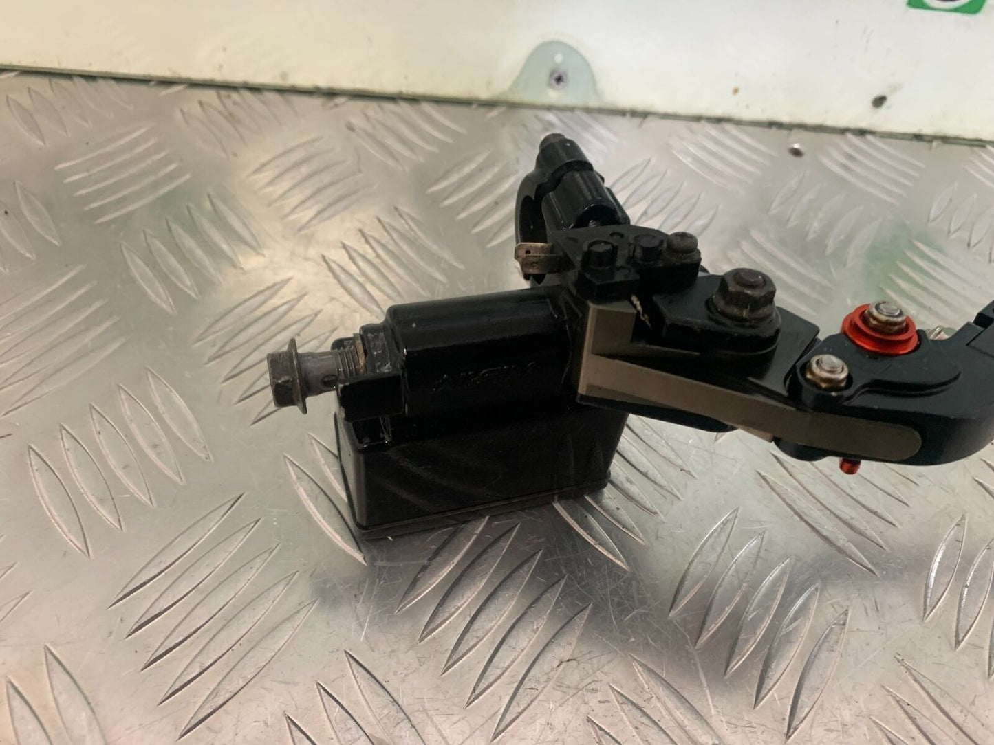 SUZUKI SV1000 SV 1000 K3 FRONT BRAKE MASTER CYLINDER  YEAR 2004 (STOCK 970)