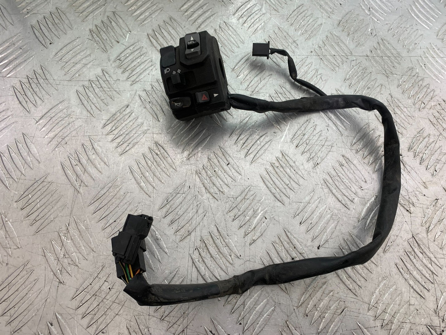 KAWASAKI Z1000 SX LEFT SWITCH GEAR   YEAR 2014-16 (CMB1264)