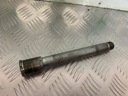 KAWASAKI ZX6R ZX6 J FRONT WHEEL SPINDLE YEAR 2000 (STOCK 947)