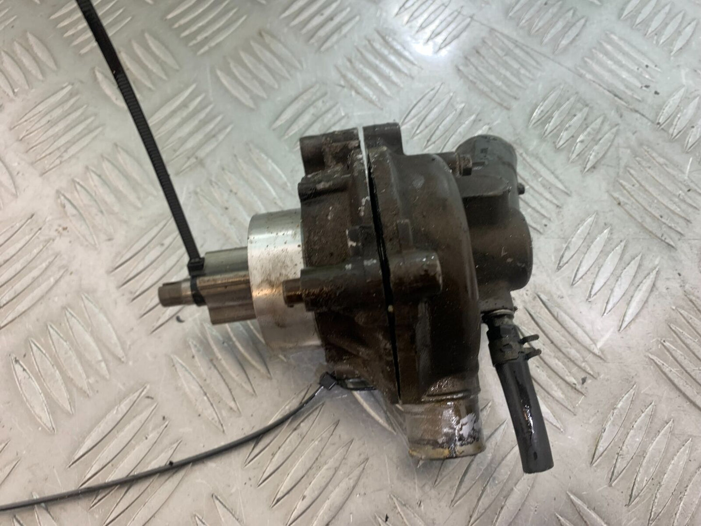KAWASAKI ZX9R ZX9 C WATER PUMP  YEAR 1998-99 (STOCK 903)