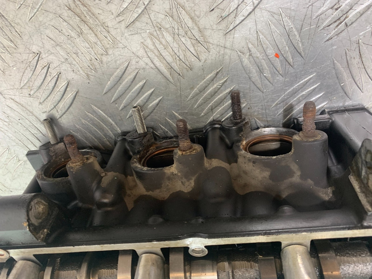TRIUMPH 675 STREET TRIPLE R CYLINDER HEAD AND CAMS   YEAR 2012 (CMB1221)