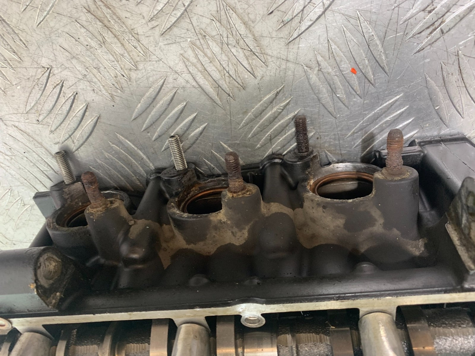 TRIUMPH 675 STREET TRIPLE R CYLINDER HEAD AND CAMS   YEAR 2012 (CMB1221)