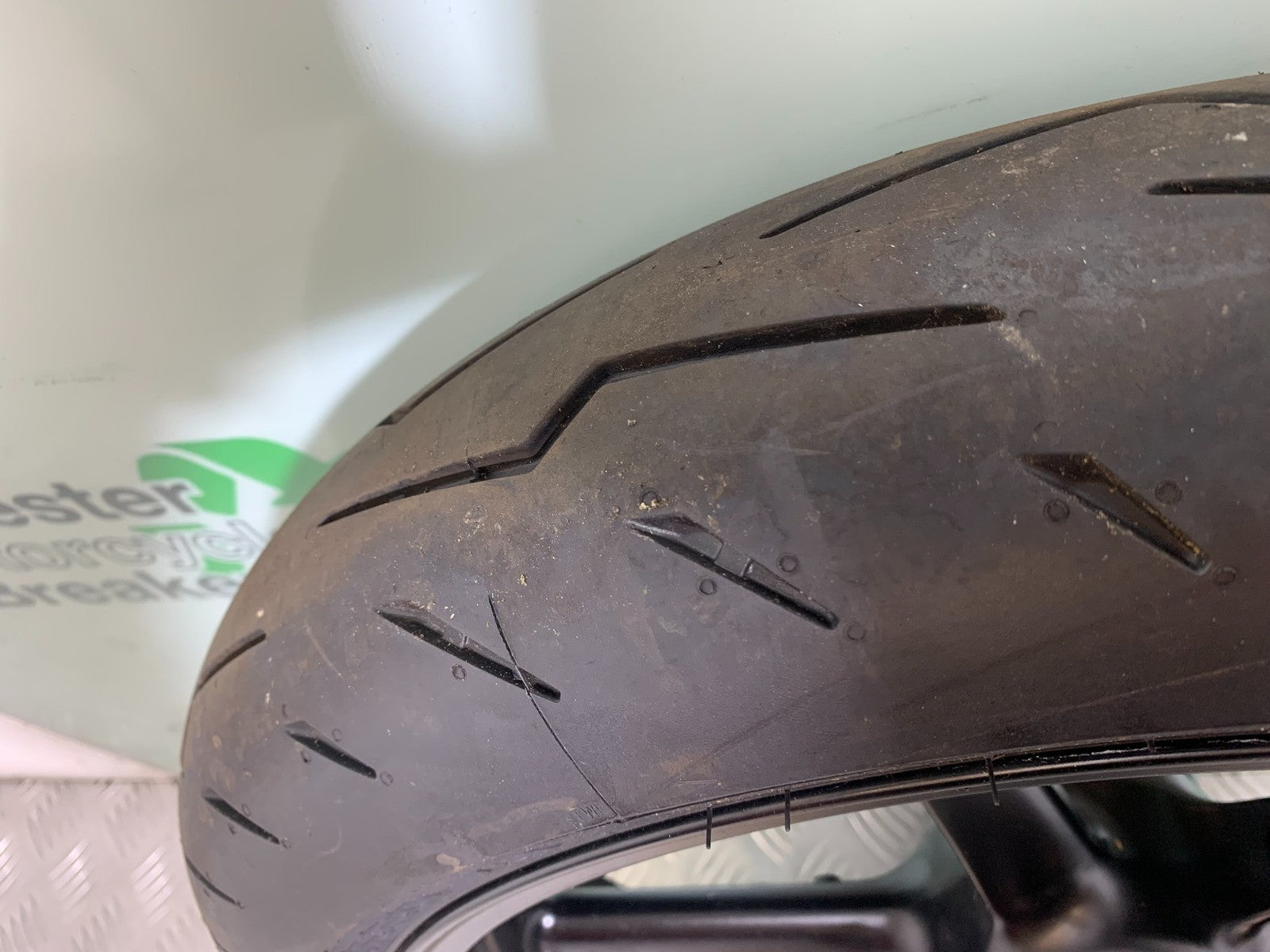 KTM 690 DUKE R LC4 FRONT WHEEL YEAR 2012-2015  (CMB1180)