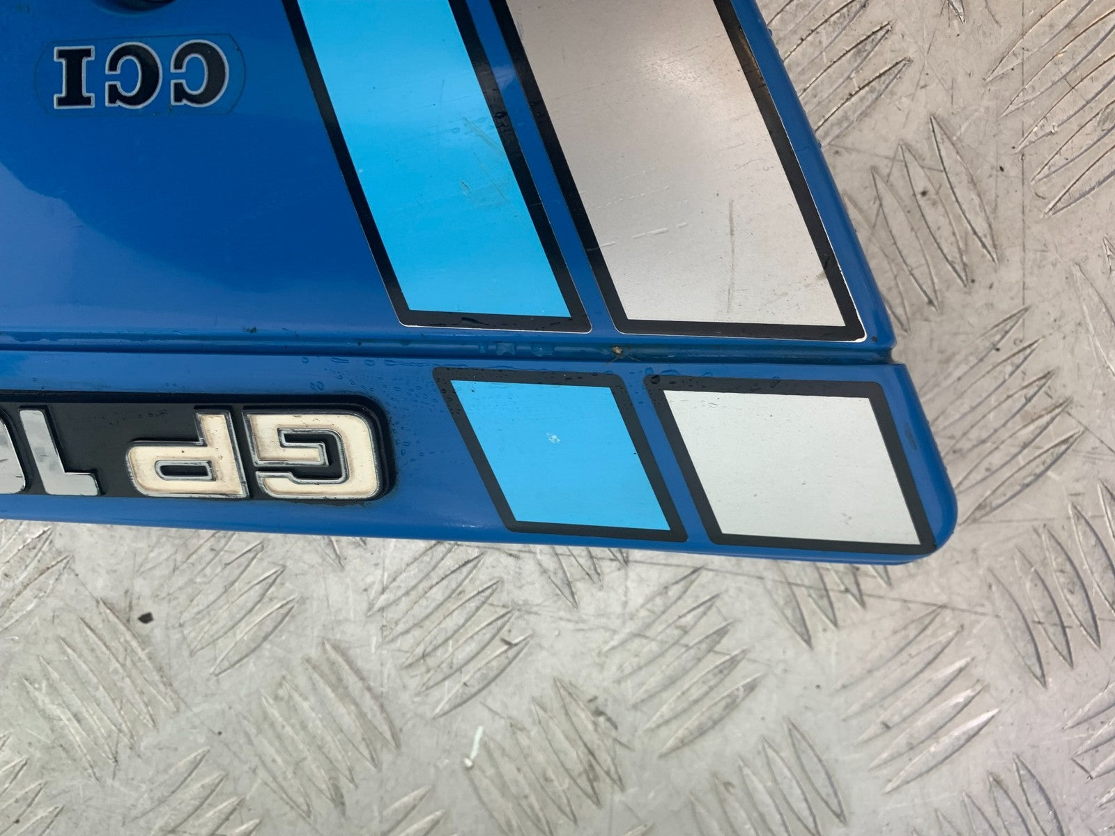 SUZUKI GP100 GP 100 LEFT SEAT PANEL   YEAR 1978-1988 (CMB1259)