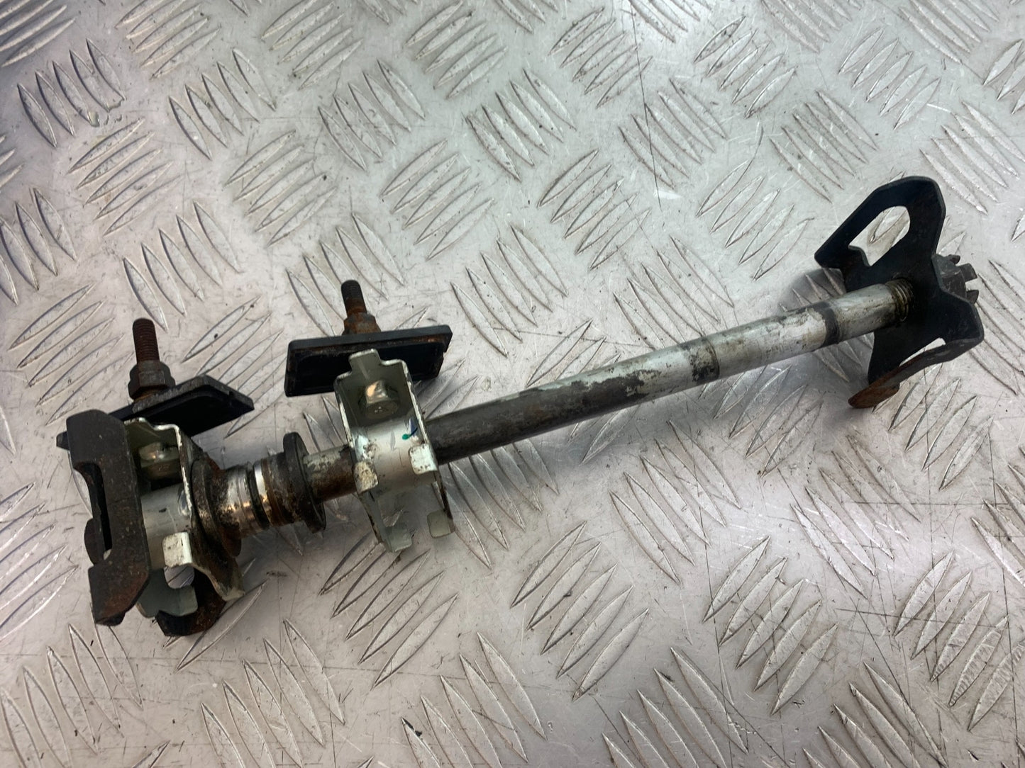 KAWASAKI Z125 Z 125 REAR WHEEL SPINDLE   YEAR  2018-2023 (CMB1167)