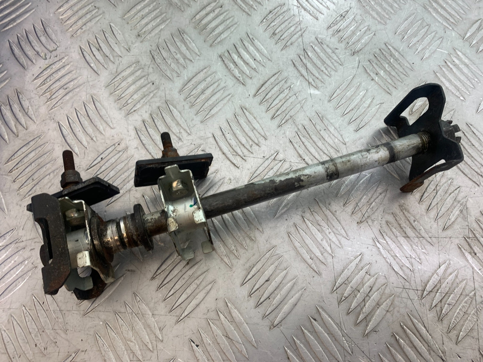 KAWASAKI Z125 Z 125 REAR WHEEL SPINDLE   YEAR  2018-2023 (CMB1167)