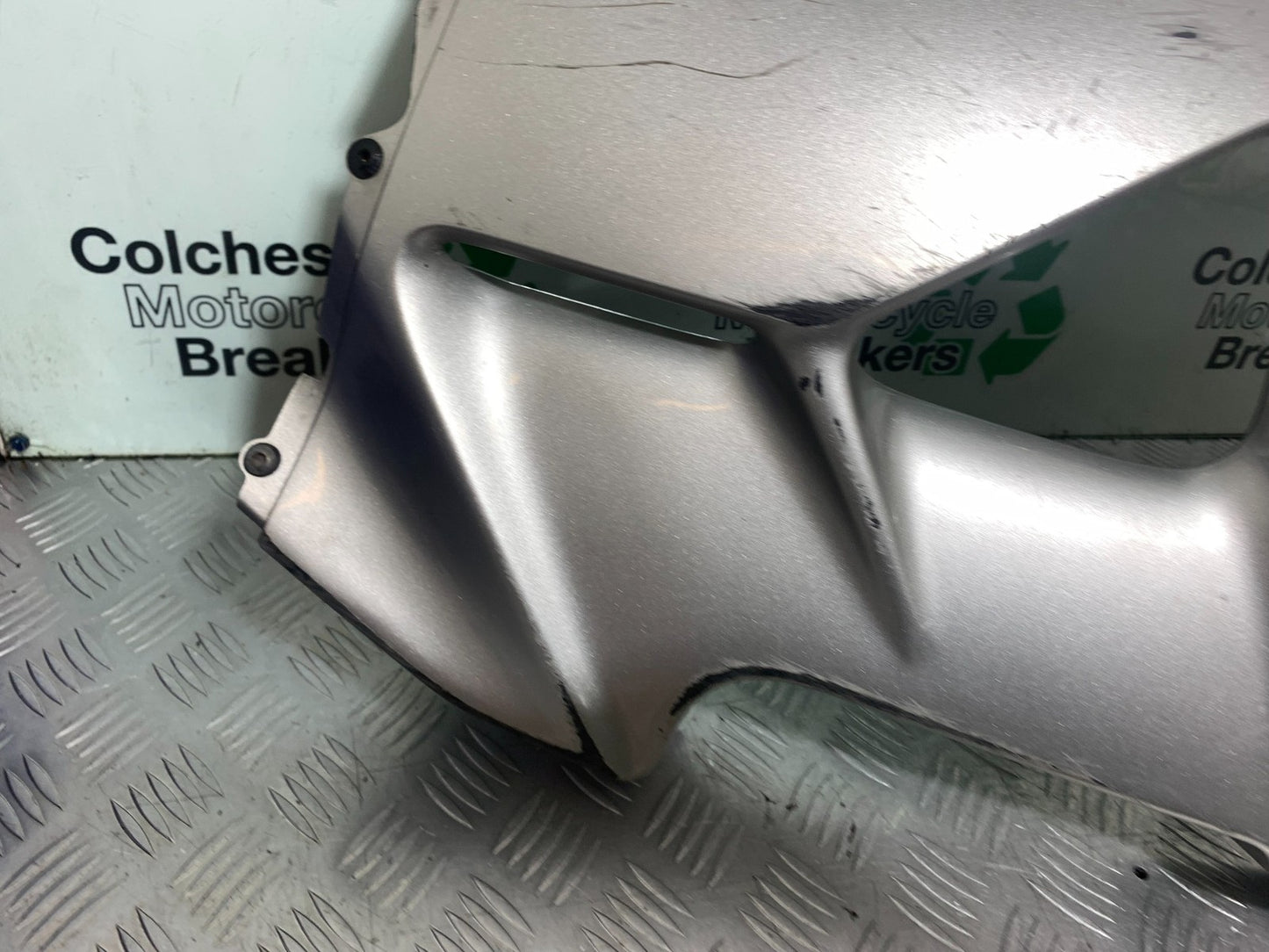 HONDA VFR800 PRE V-TEC RIGHT FAIRING PANEL  YEAR 1998-2001 (CMB1233)
