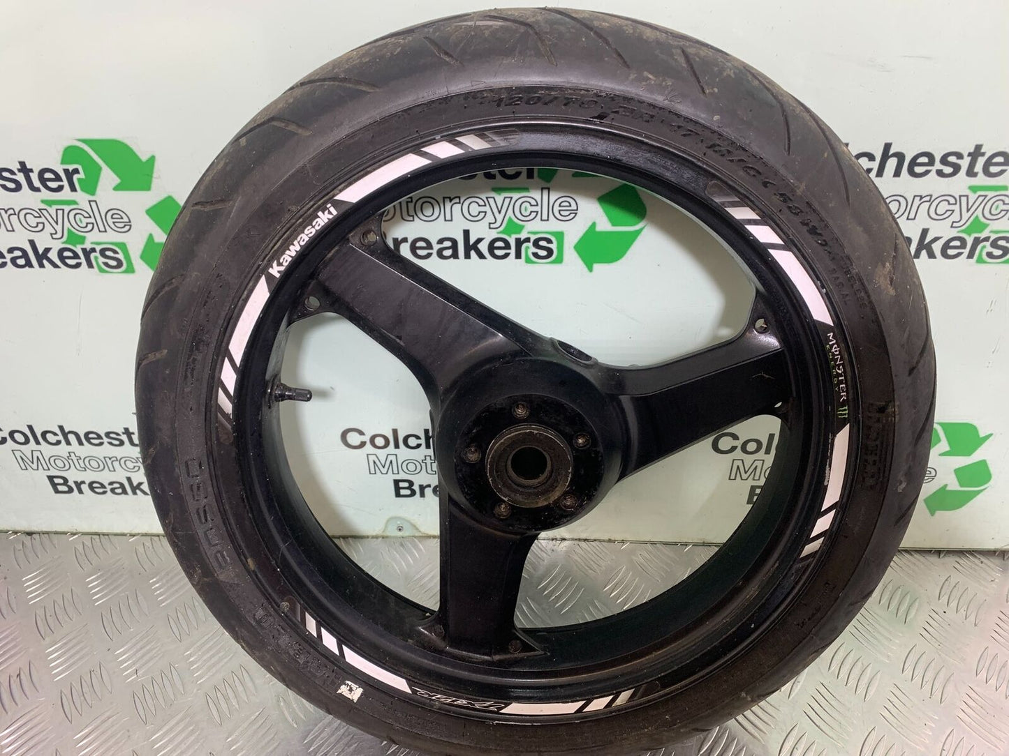 KAWASAKI ZX12R ZX12 FRONT WHEEL  YEAR 2000-01 (CMB1038)