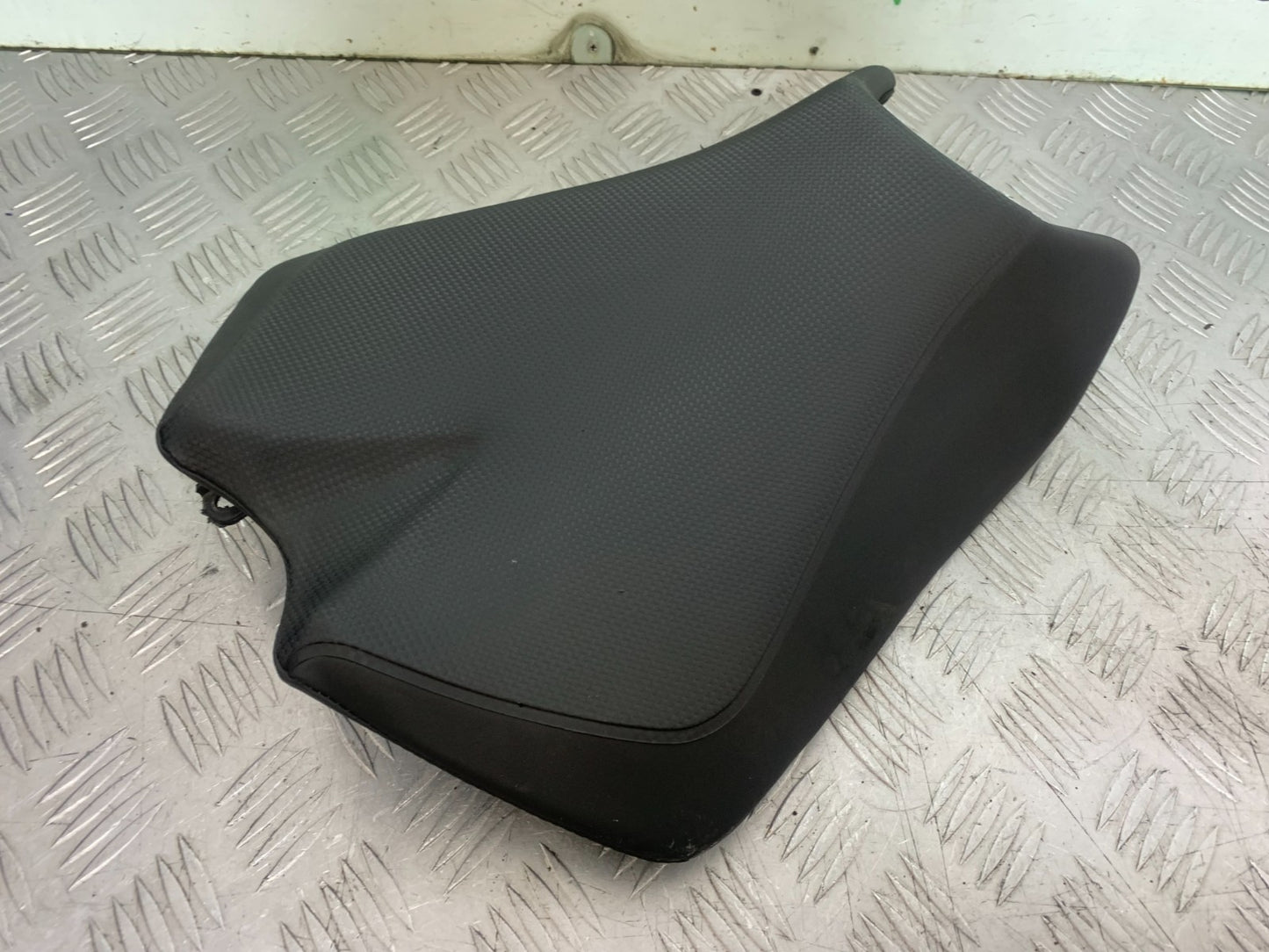 APRILIA TUONO 1000 V4R FRONT SEAT   YEAR 2011-13  (CMB1331)