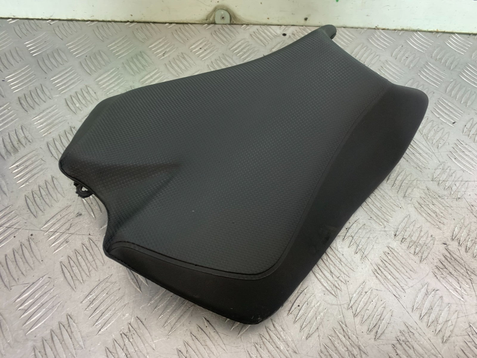 APRILIA TUONO 1000 V4R FRONT SEAT   YEAR 2011-13  (CMB1331)