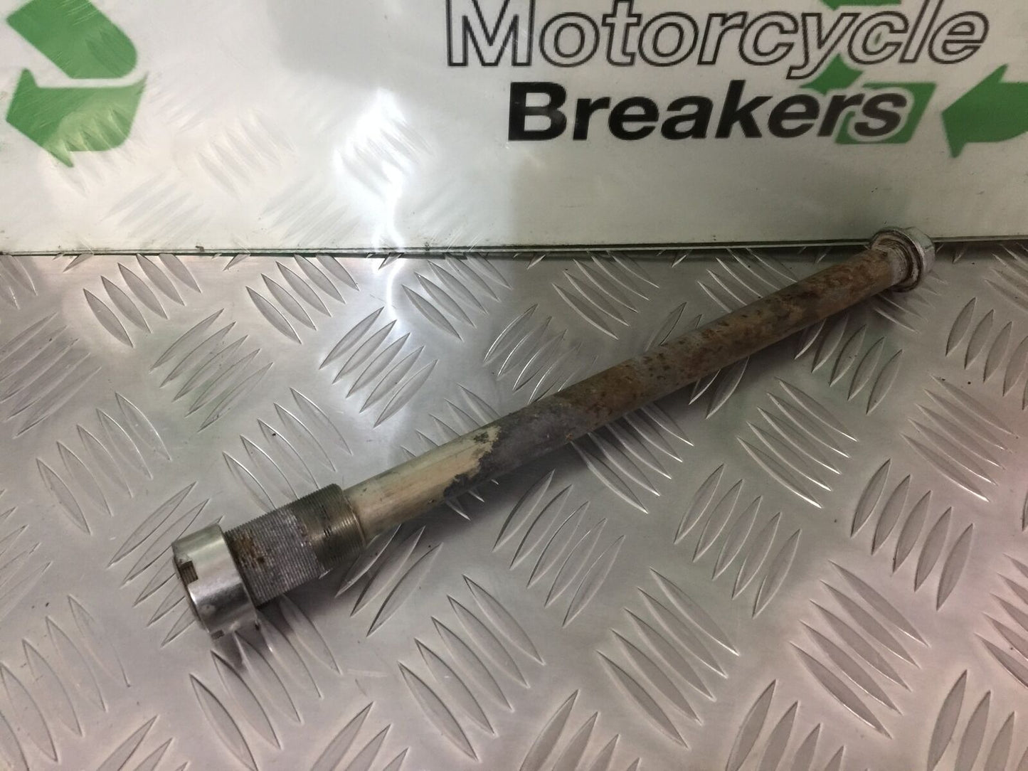 KAWASAKI Z1000 Z 1000 SWINGARM SPINDLE  YEAR 2007-2009  (STOCK 927)