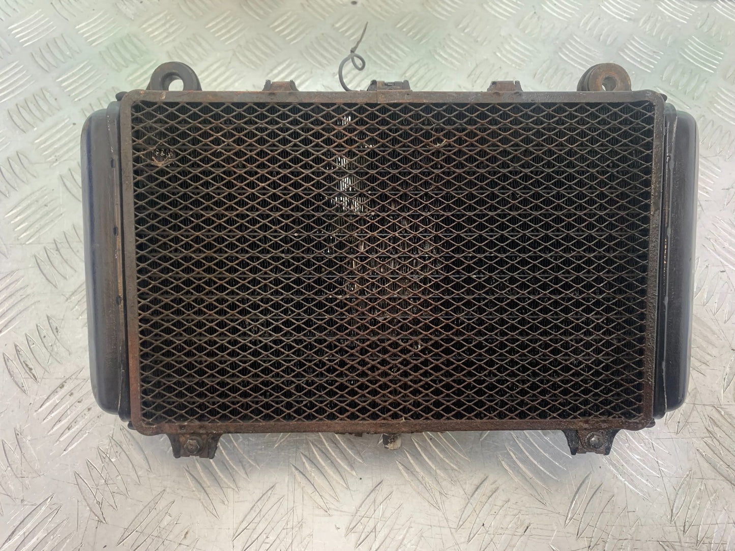 KAWASAKI GPZ600 GPZ 600 RADIATOR AND FAN  YEAR 1988-90 (CMB1258)