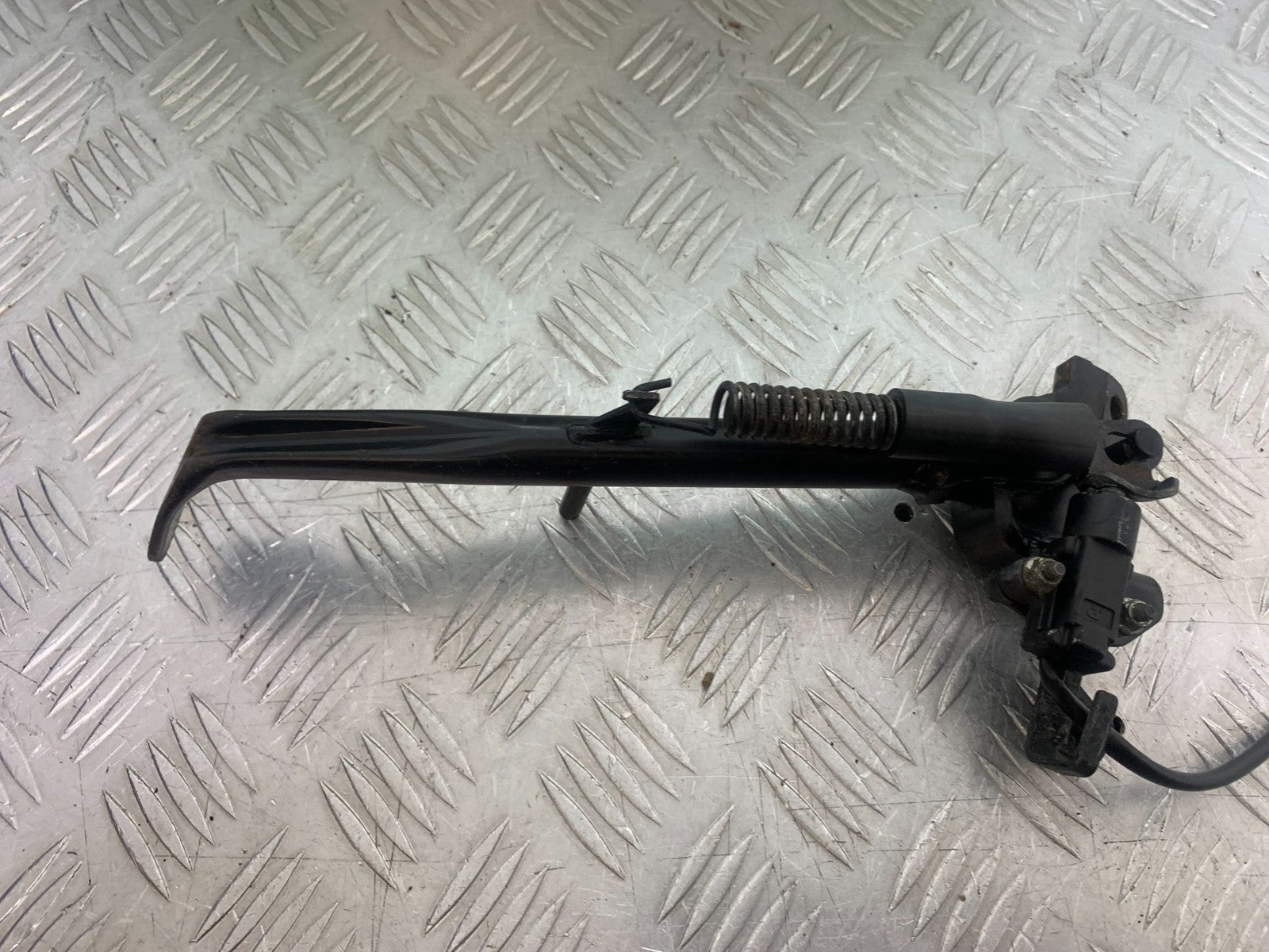 YAMAHA YZF R7 SIDE STAND AND BRACKET YEAR 2022-2025 (CMB1255)