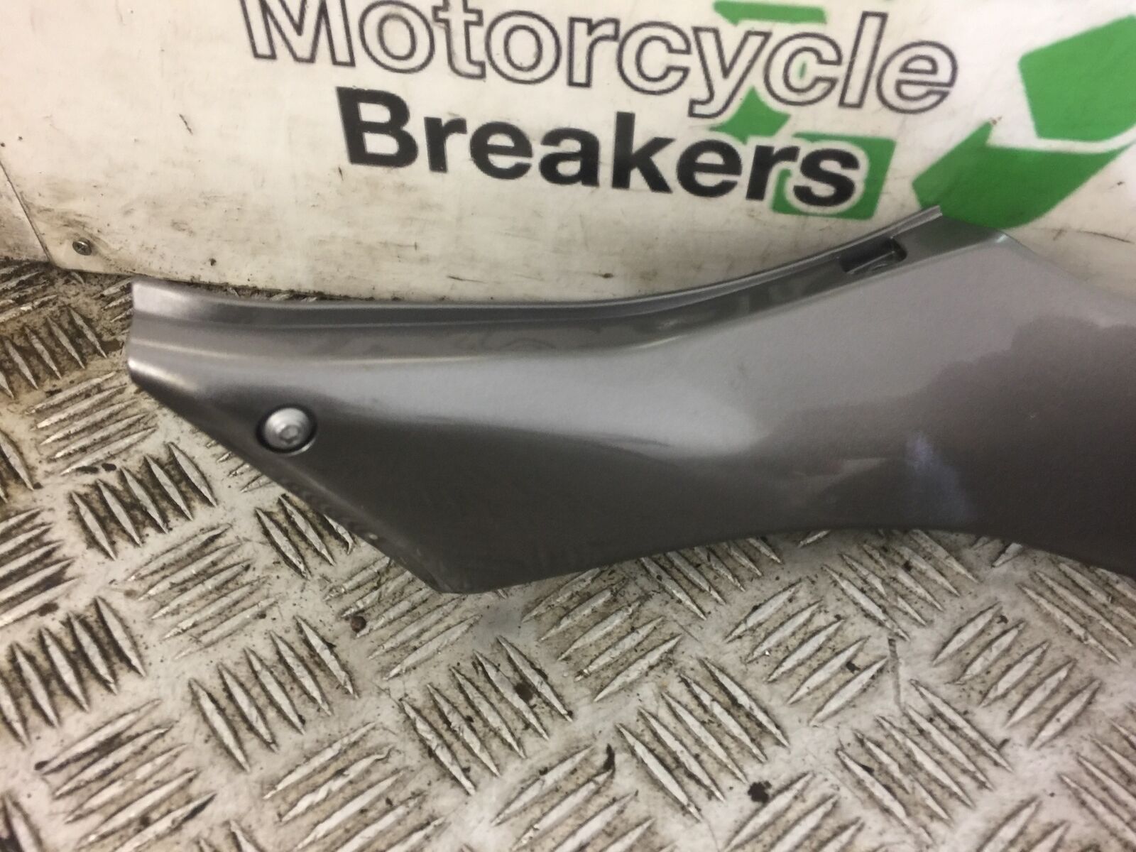 KAWASAKI NINJA H2 SX SE RIGHT SIDE FAIRING INFILL  YEAR 2018 2019  (STOCK 439)