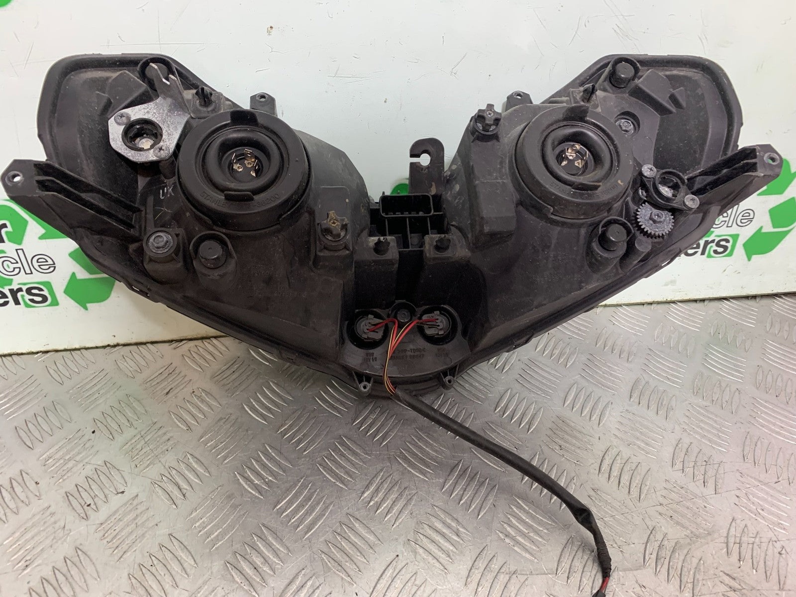KAWASAKI GTR1400 GTR 1400 HEADLIGHT  YEAR 2007-2009 (CMB1306)