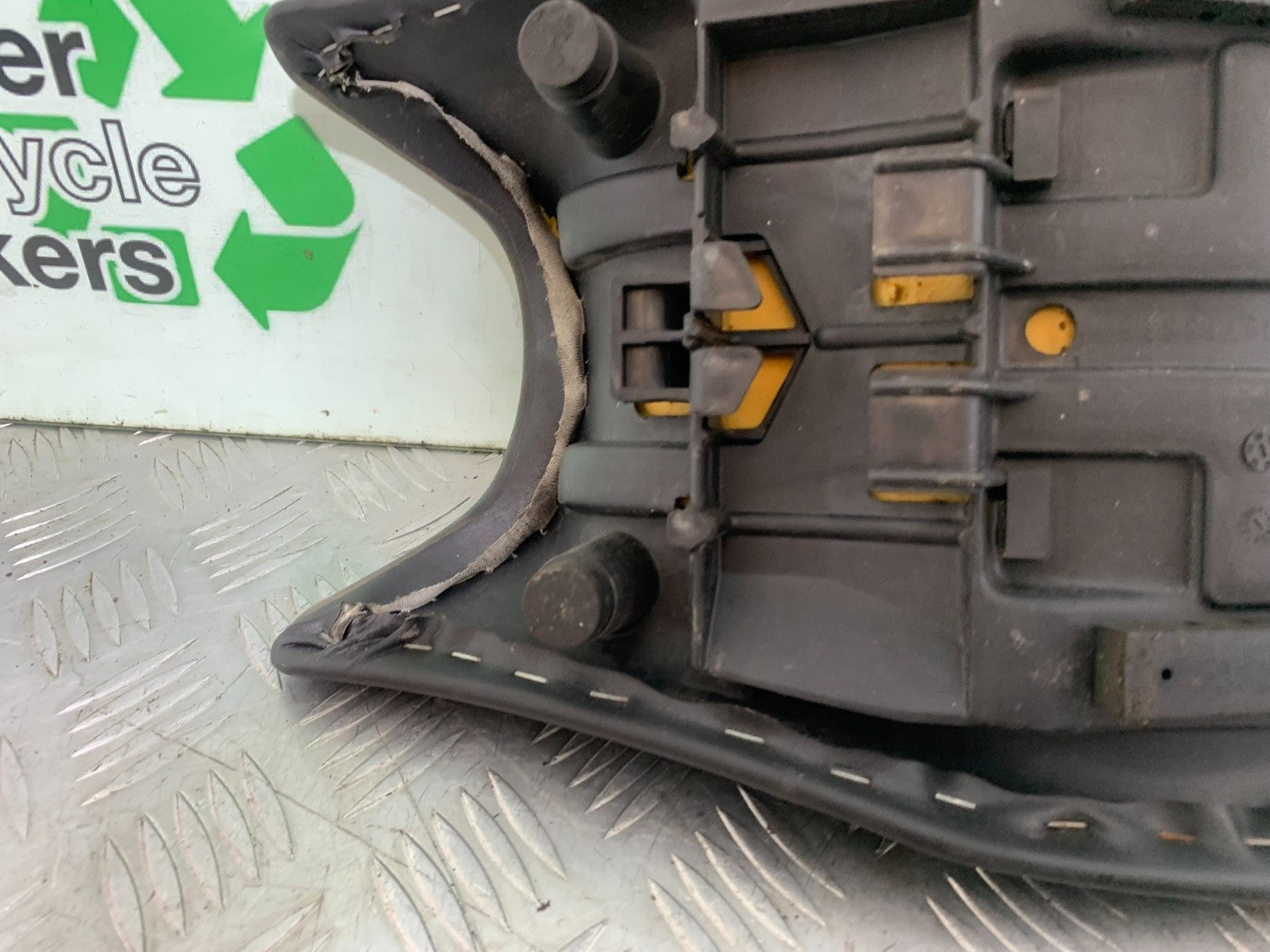 KYMCO CK1 125 FRONT SEAT YEAR 2014 - 2016 (CMB1181)