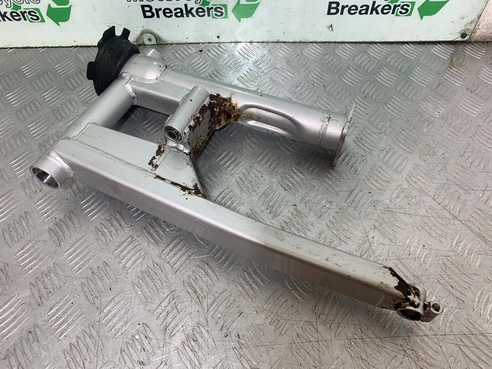 YAMAHA XJ900 XJ 900 DIVERSION SWINGARM YEAR 1994-2002 (CMB1292)