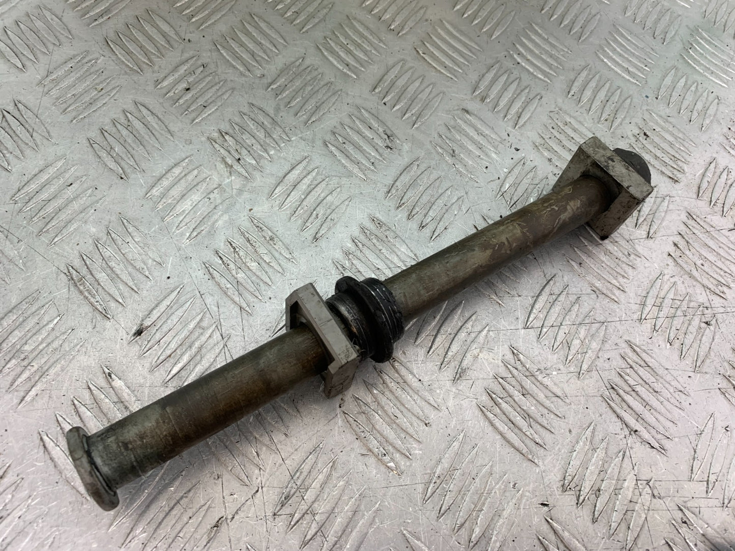 HONDA CBR1000 RR REAR WHEEL SPINDLE YEAR  2008-2011 (CMB1330)