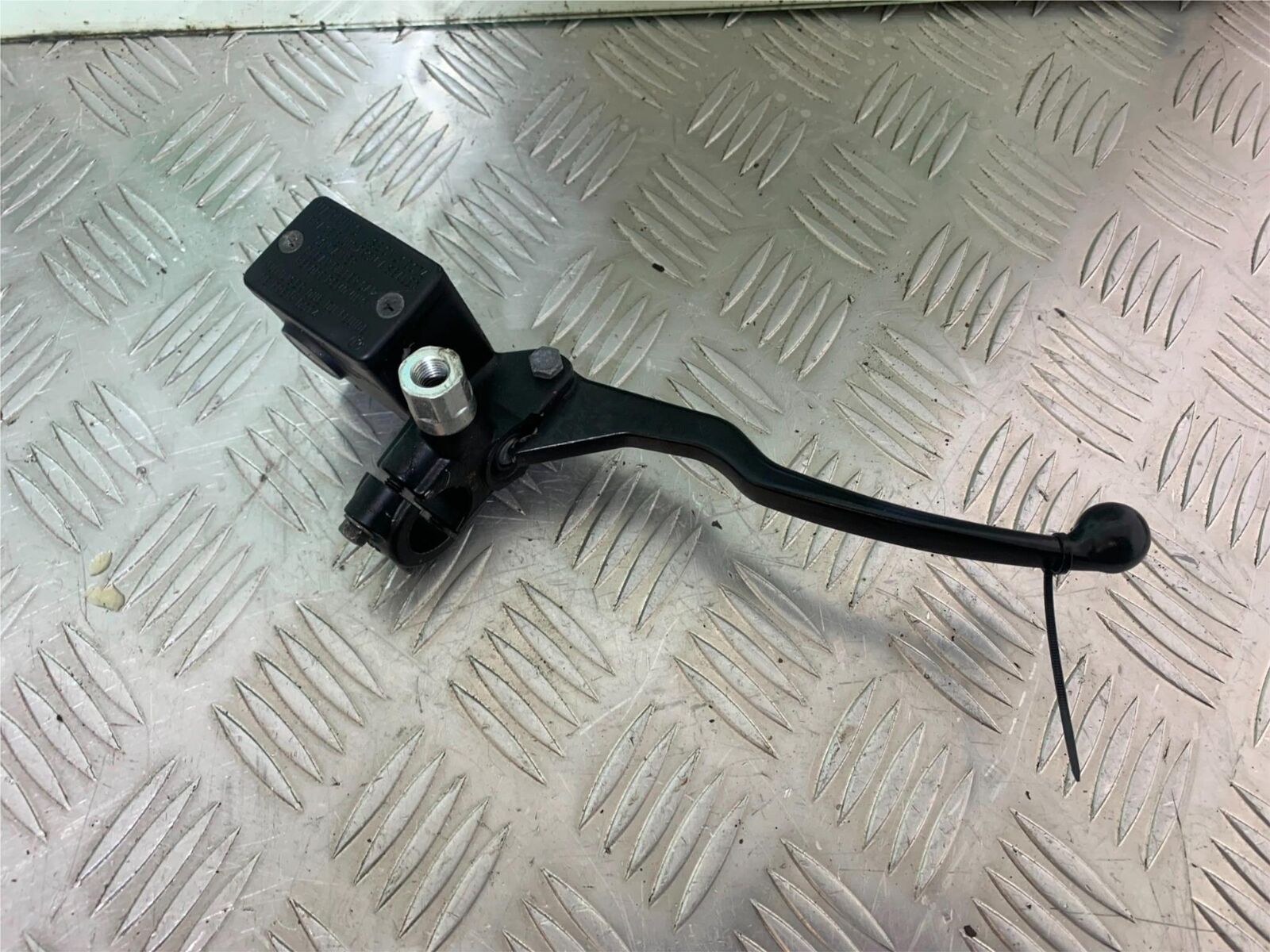 SUZUKI AN400 AN 400 BURGMAN FRONT MASTER CYLINDER   YEAR 2017-2024 (CMB1118)