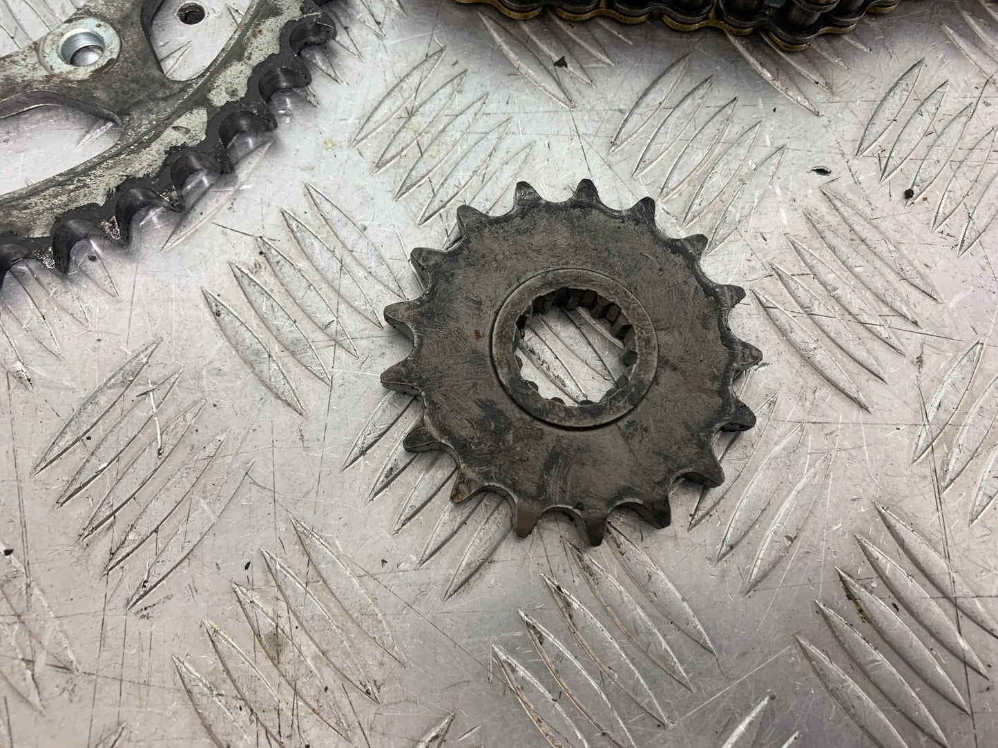 YAMAHA YZF R1 4C8 CHAIN AND SPROCKETS   YEAR 2007-2008 (CMB1237)
