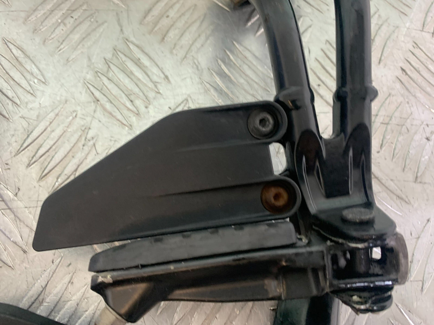 KTM DUKE 125 REAR HANGER AND PEGS   YEAR 2017-2022 (CMB1222)