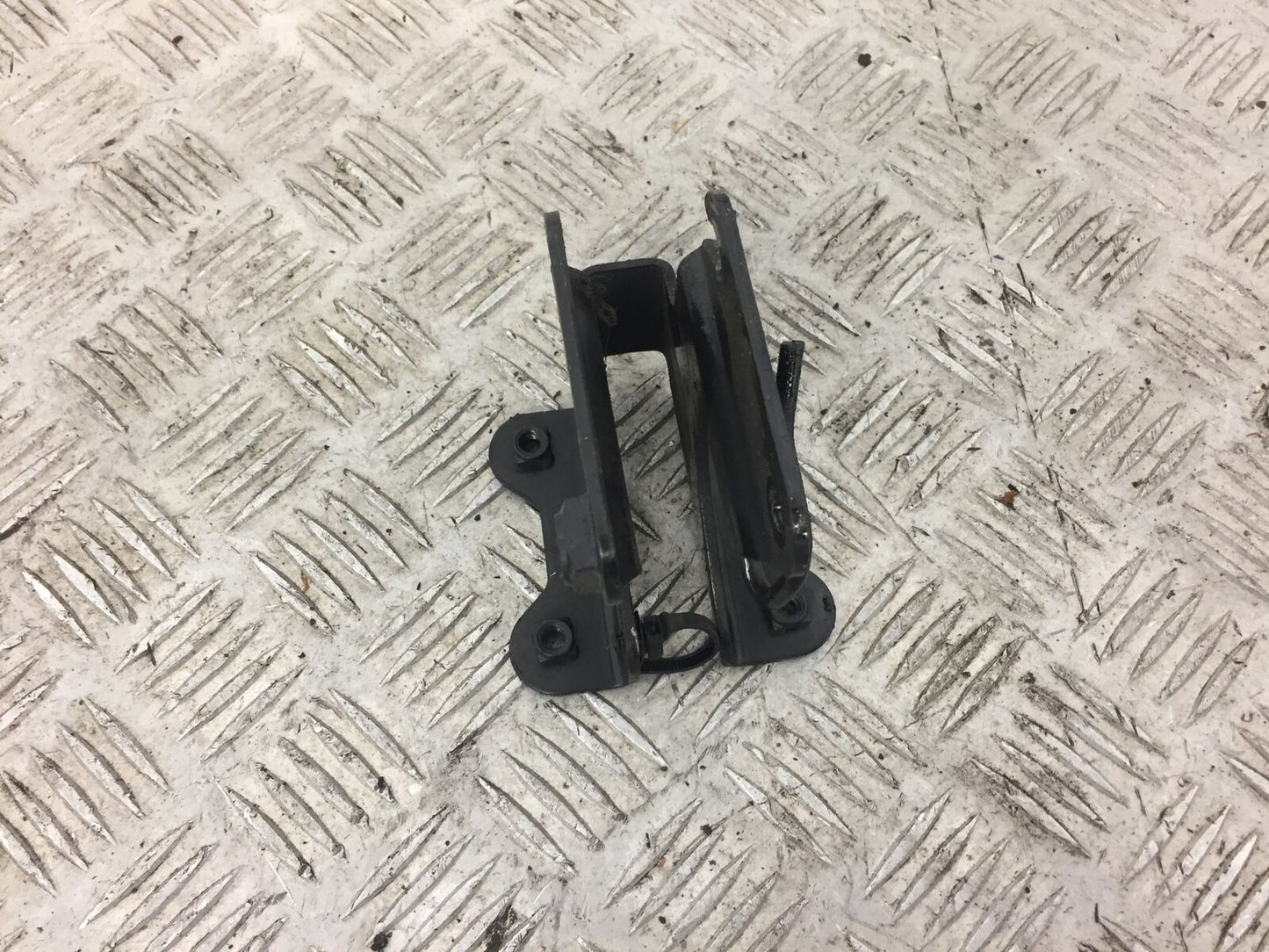 YAMAHA MT07 MT-07 TRACER FAIRING BRACKET MOUNT YEAR 2017