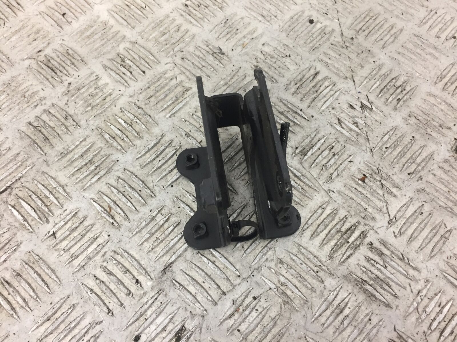 YAMAHA MT07 MT-07 TRACER FAIRING BRACKET MOUNT YEAR 2017
