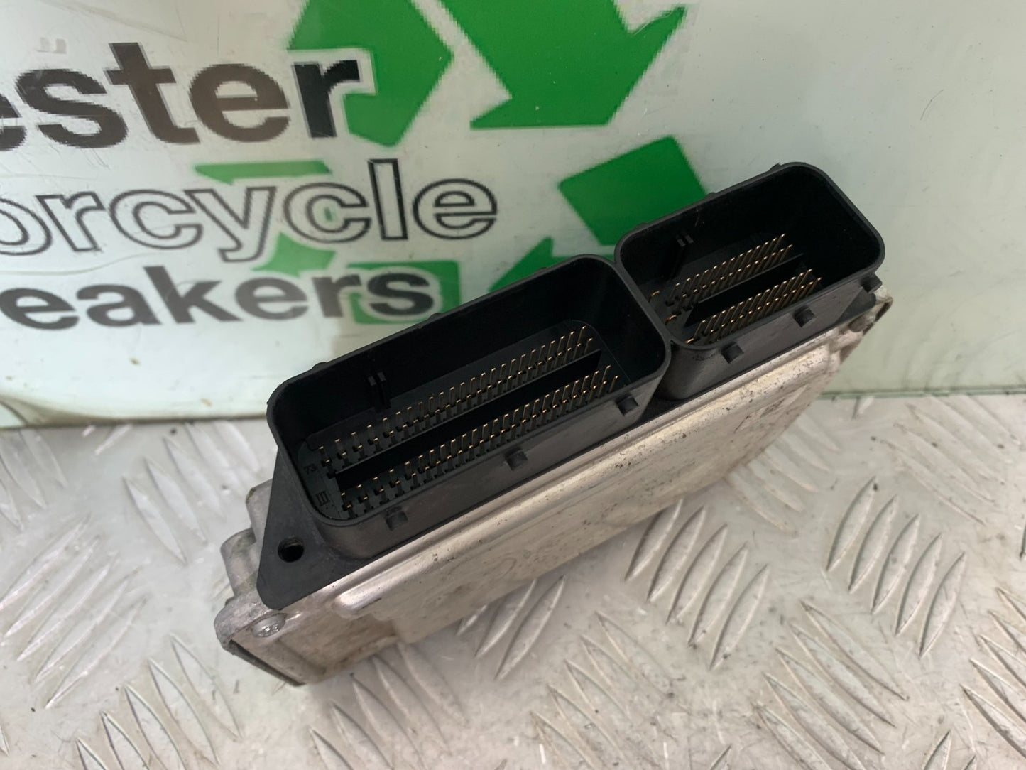 BMW F800 GT ECU LOCKS KEY  YEAR 2013-2017 (CMB1248)