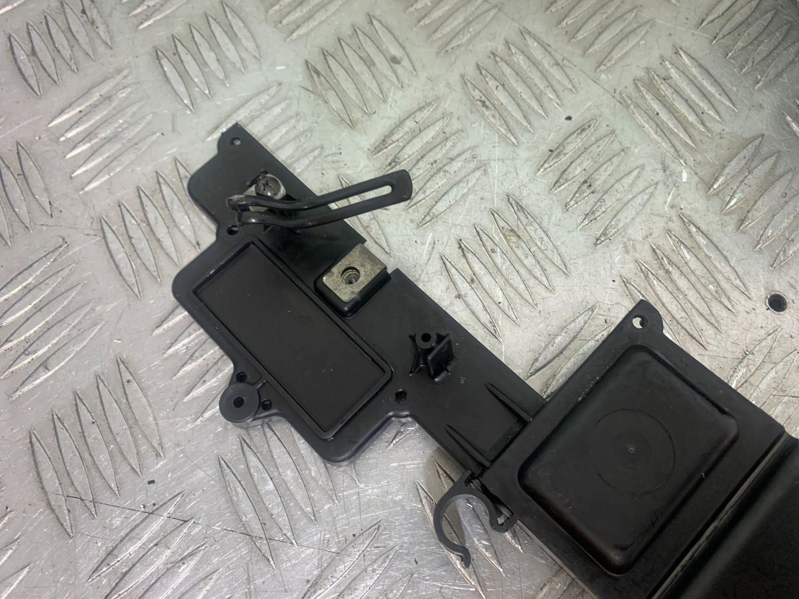 HONDA VTX1300 S-6 TOOL BOX LID   YEAR 2004-09 (CMB1159)