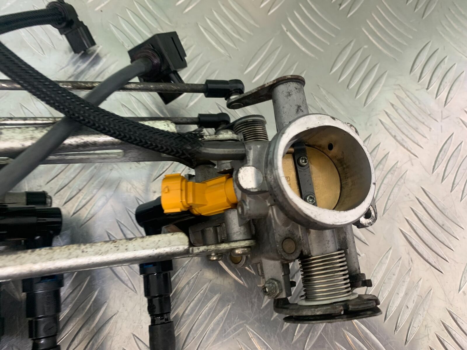 SUZUKI DL 650 V-STROM THROTTLE BODIES YEAR 2016 (STOCK 996)