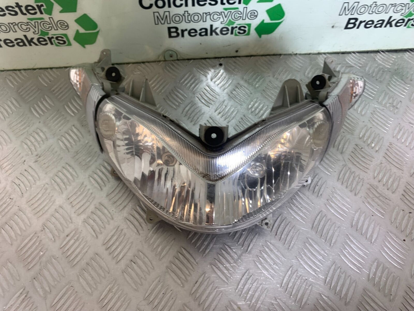 SUZUKI AN 200 UN 200 BURGMAN HEADLIGHT  YEAR 2007-09 (CMB1128)