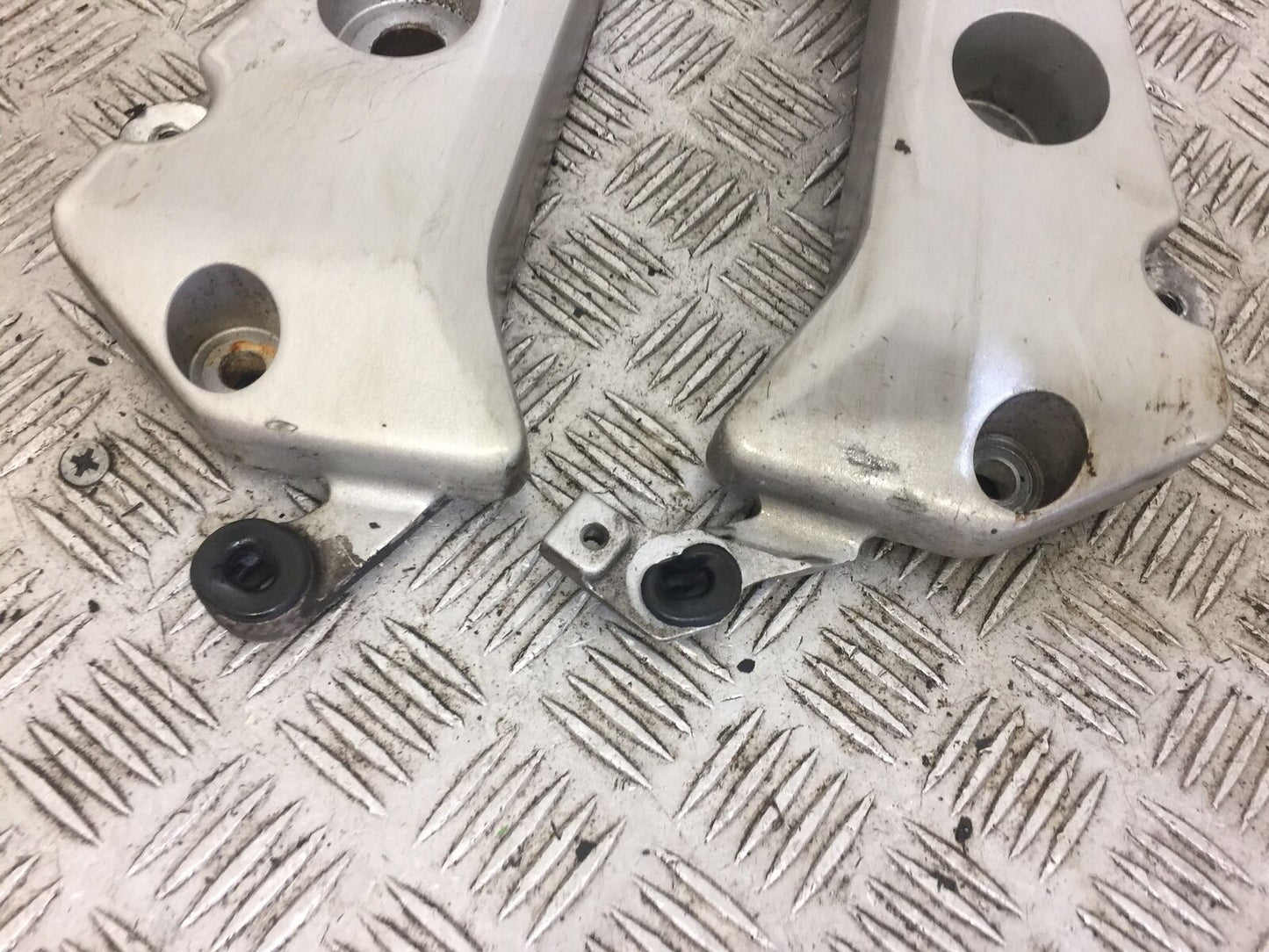 HONDA CBF500 CBF 500 LEFT AND RIGHT FRAME BRACKETS   YEAR 2004  (STOCK 585)