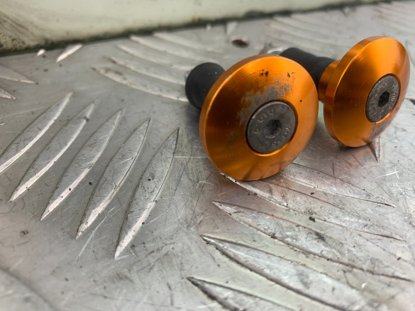 KTM 690 DUKE R LC4 BAR END WEIGHTS YEAR 2012-2015  (CMB1180)