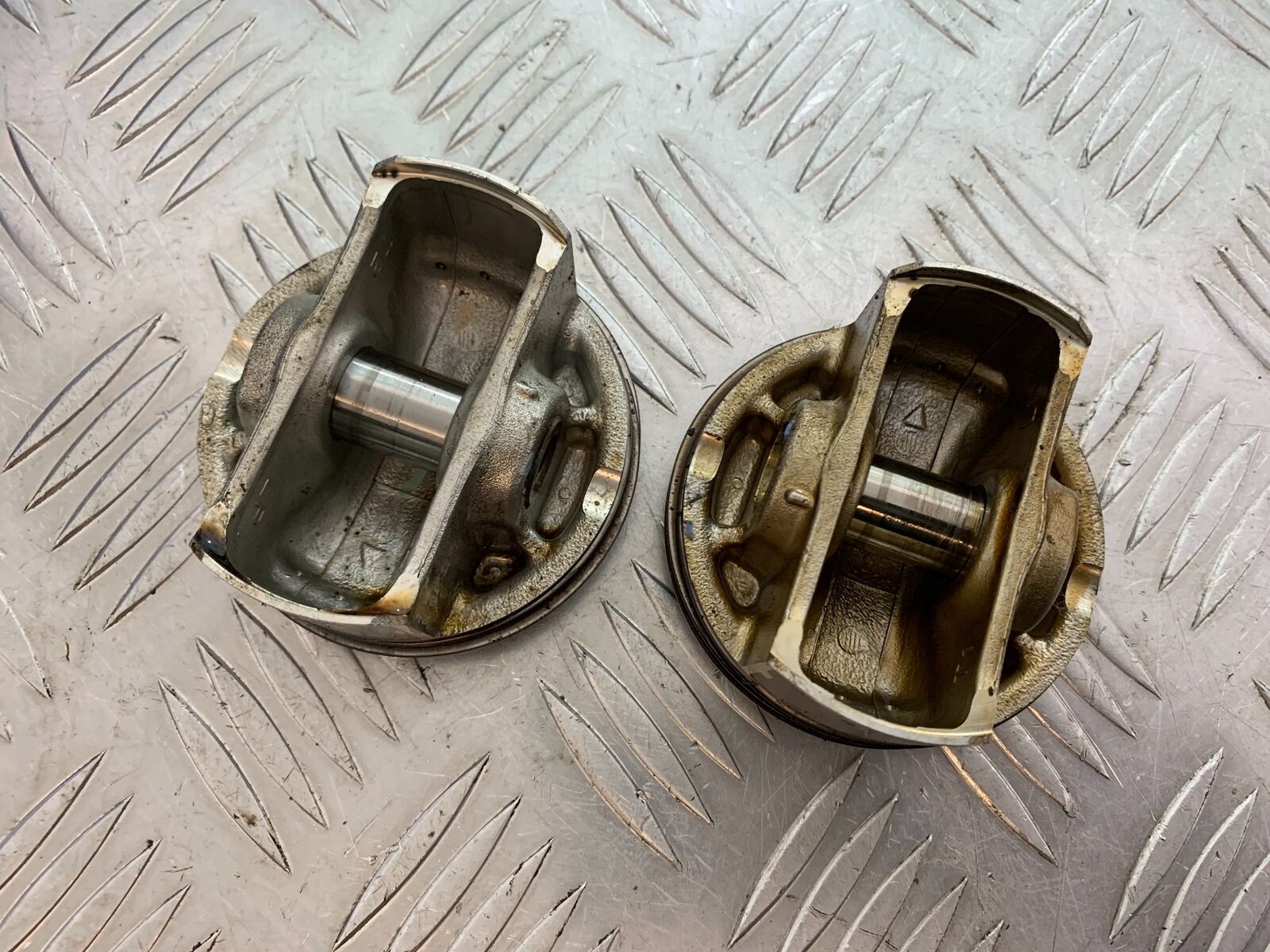 TRIUMPH 765 STREET TRIPLE RS 2 X PISTONS  YEAR 2018-2021