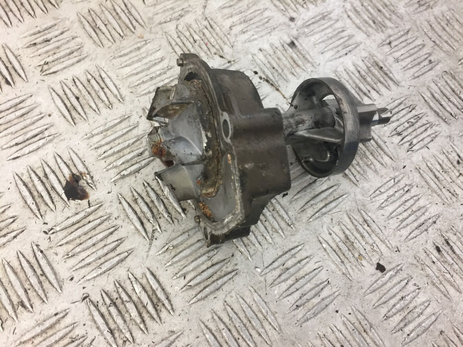 KAWASAKI ZX6R ZX6 J WATER PUMP YEAR 2000  (STOCK 658)