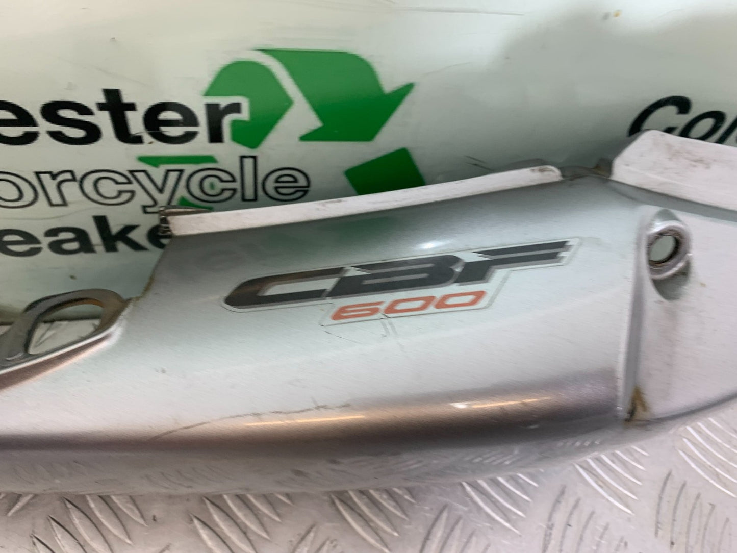 HONDA CBF600 CBF 600 RIGHT SEAT PANEL  YEAR 2004-07  (CMB1305)