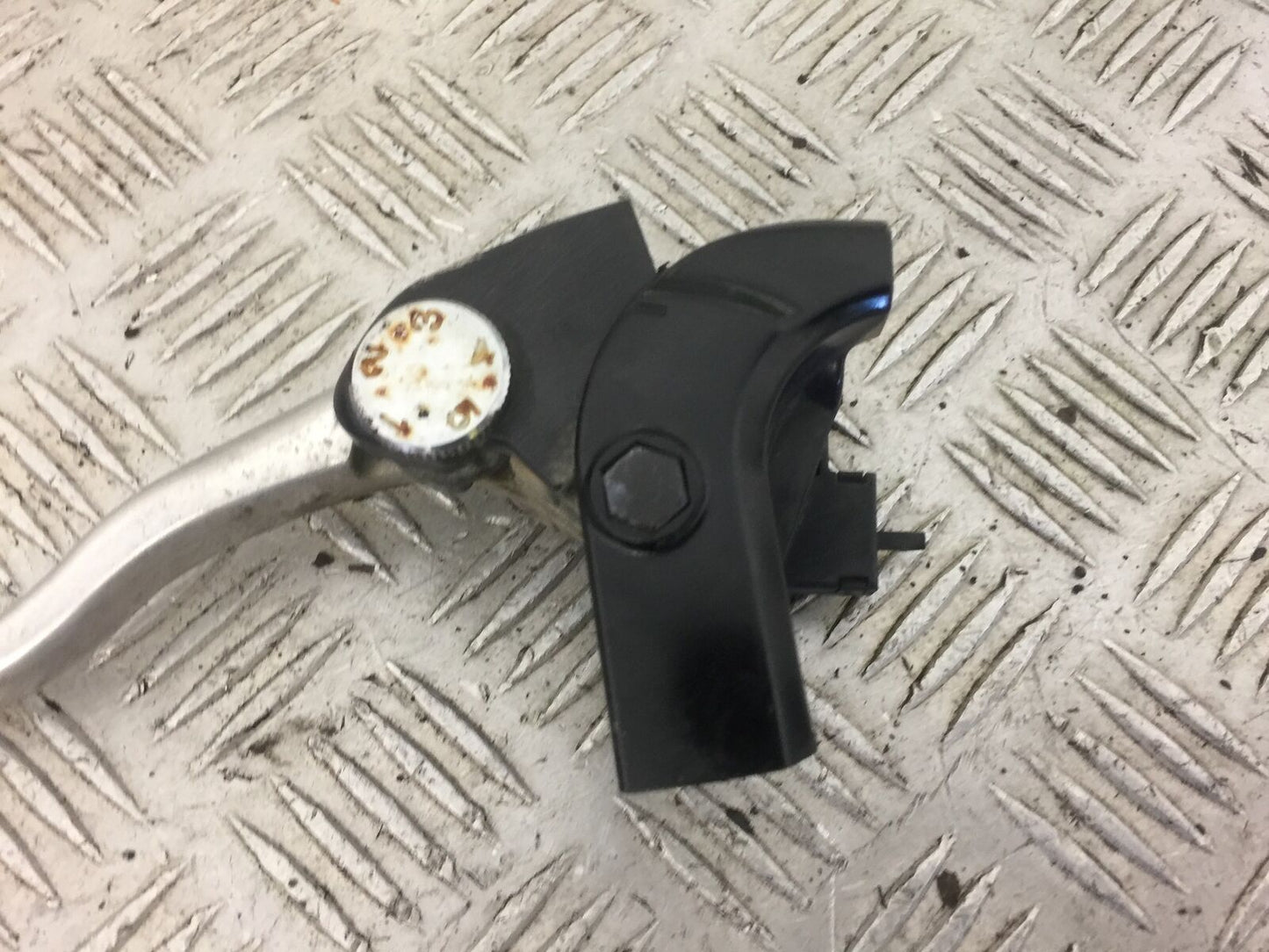KAWASAKI 650 VERSYS CLUTCH LEVER BRACKET  YEAR 2011 (STOCK 478) ABS