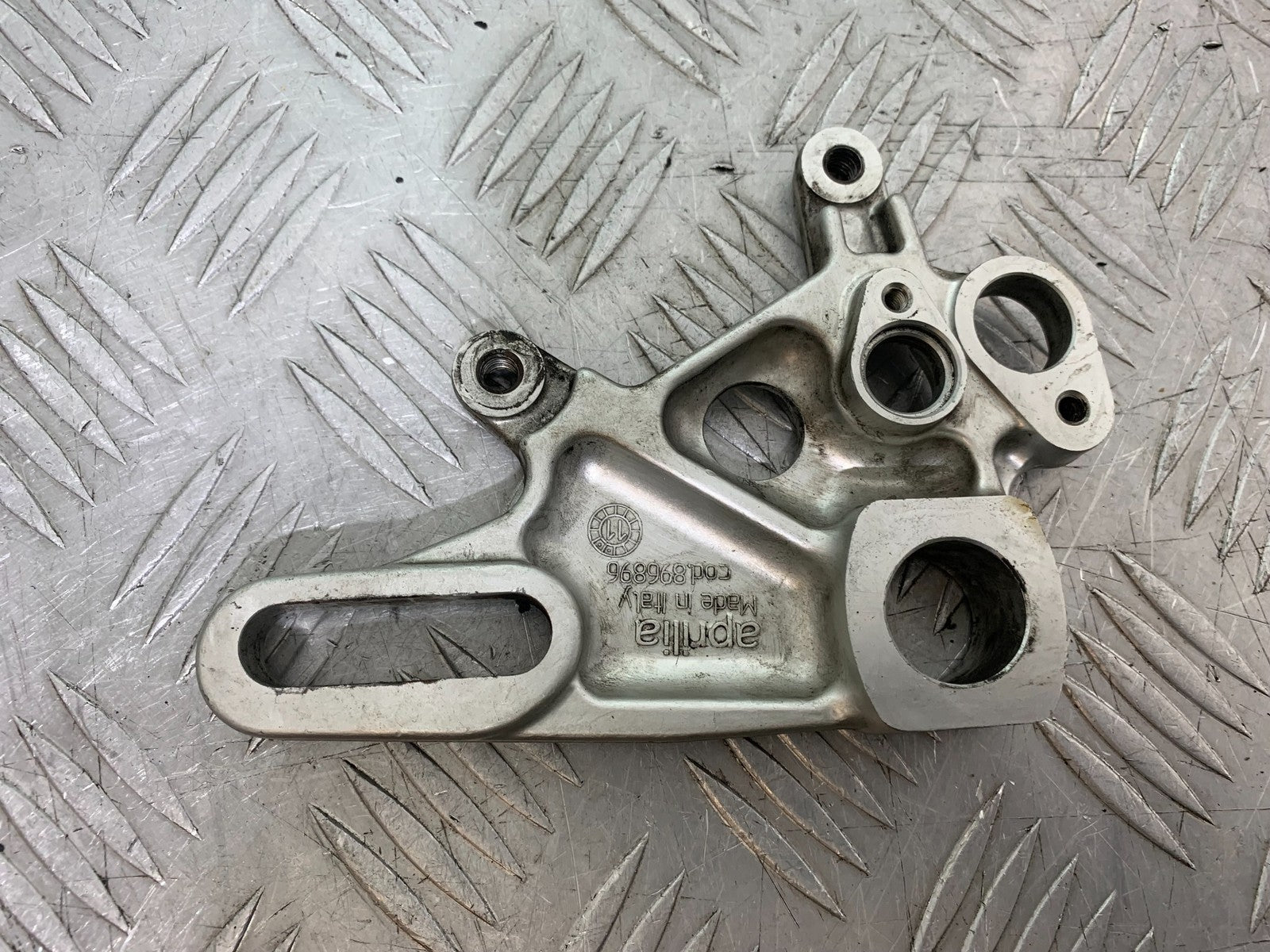 APRILIA TUONO 1000 V4R REAR CALIPER BRACKET   YEAR 2011-13  (CMB1316)