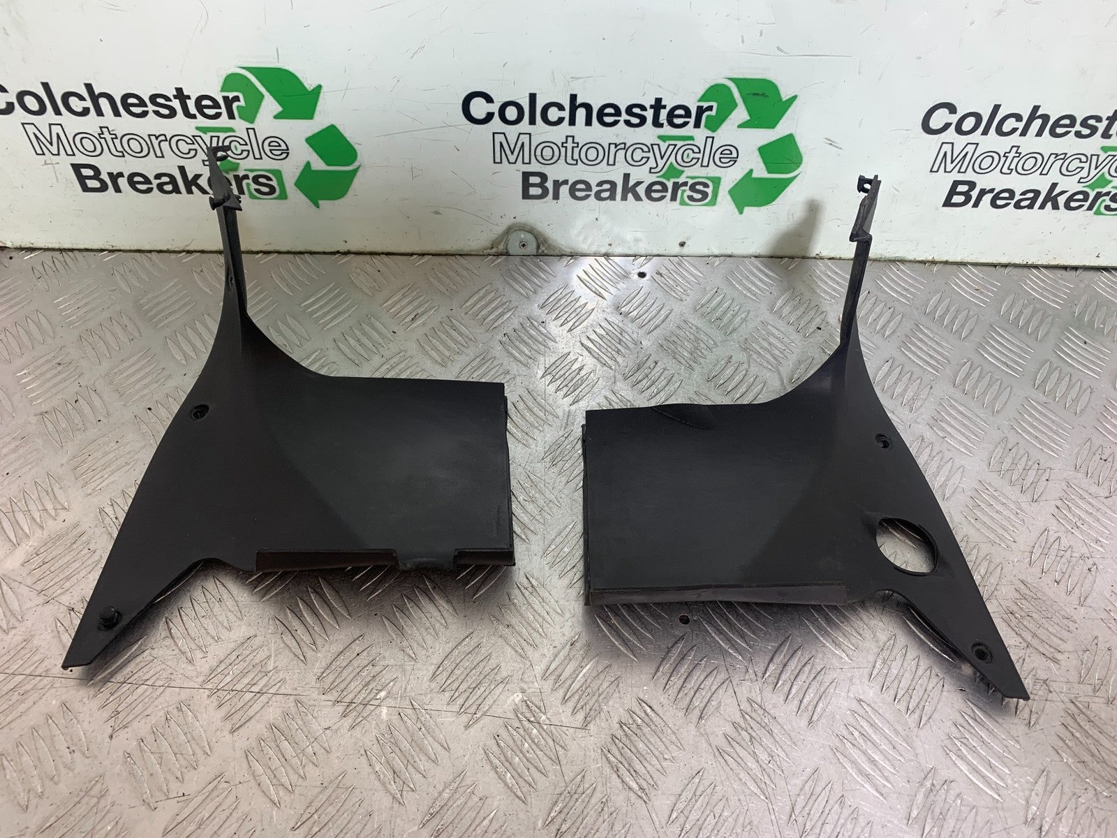 HONDA NT650 V DEAUVILLE LEFT & RIGHT INNER INFILLS YEAR 1998-01 (CMB1320)