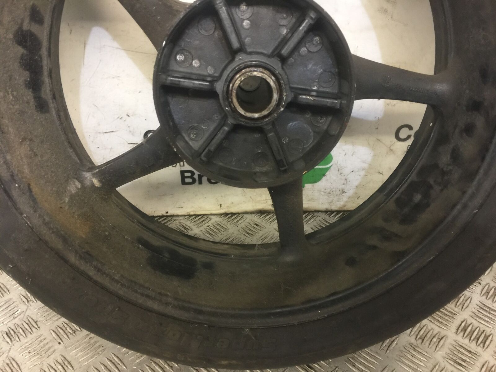 YAMAHA R6 2CO REAR WHEEL   YEAR 2006 (STOCK 607)