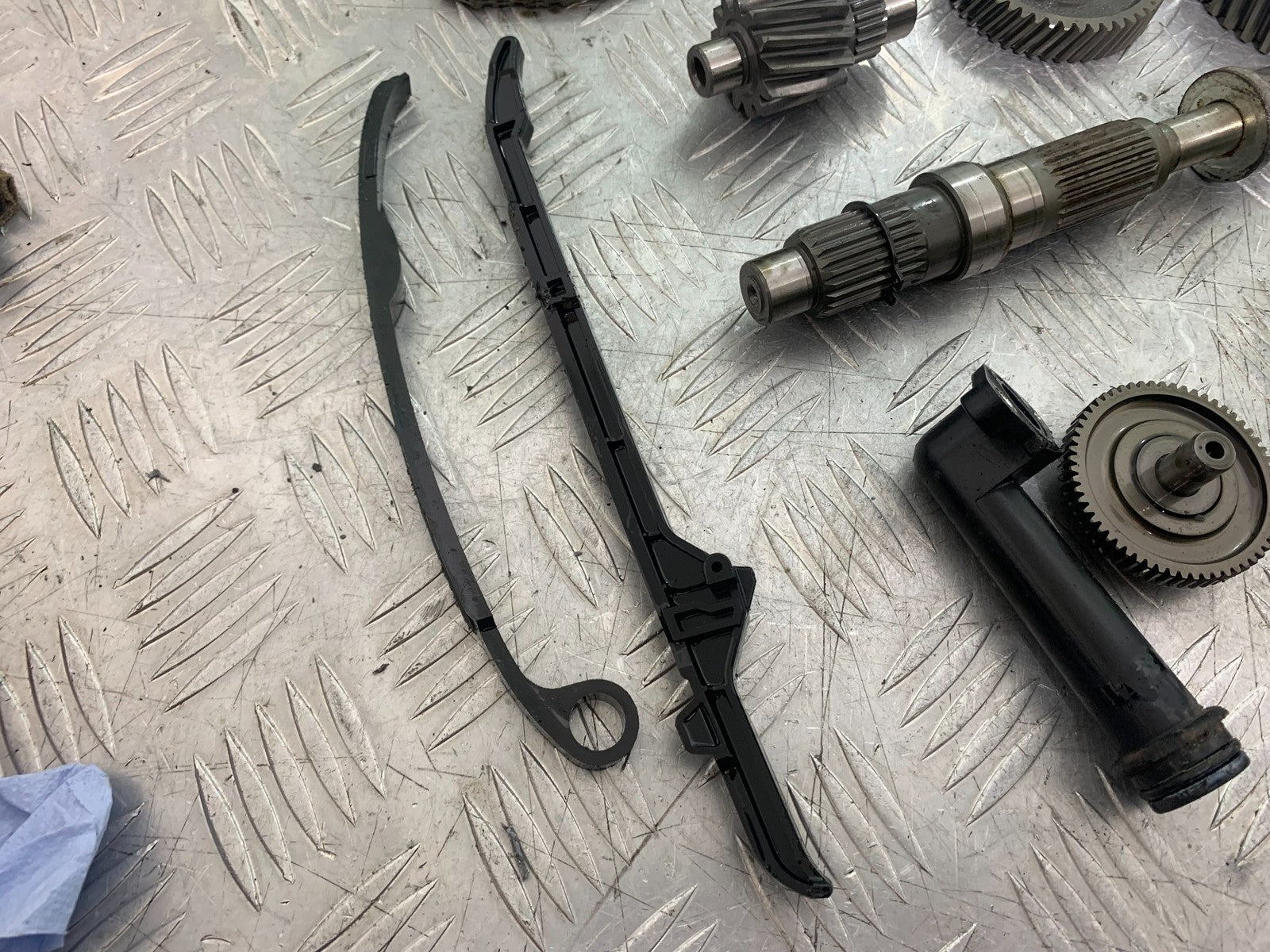 YAMAHA XMAX 300 VARIOUS ENGINE PARTS  YEAR 2017-2020 (CMB1218)