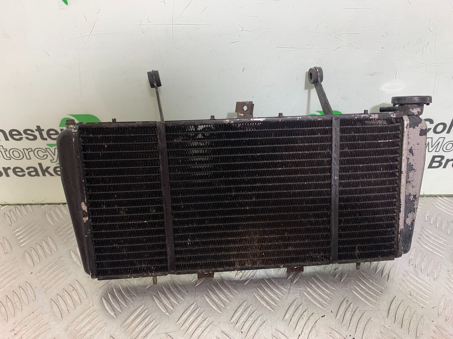 TRIUMPH 955i SPRINT ST RADIATOR YEAR 1999-04 (CMB1230)