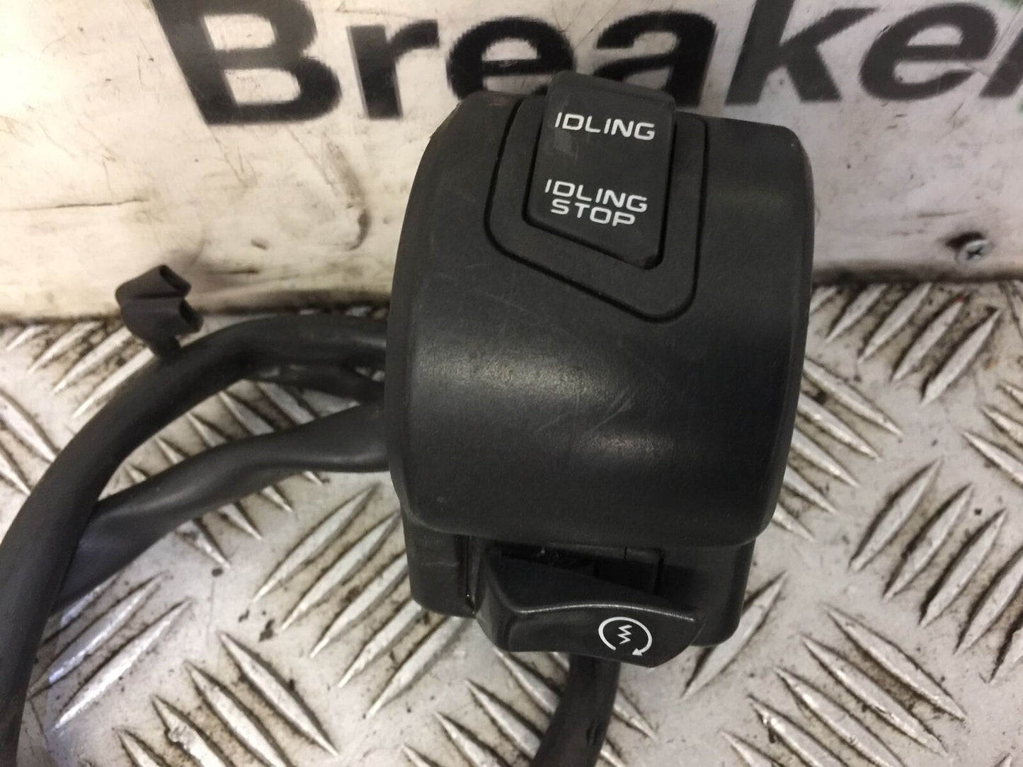 HONDA PCX125 PCX 125 RIGHT SWITCH GEAR  YEAR 2013  STOCK 592