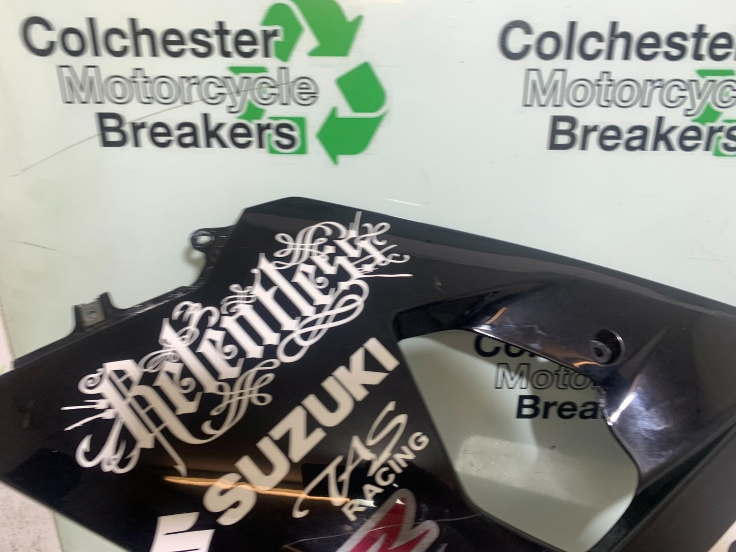 SUZUKI GSXR750 GSXR 750 K4 K5 LEFT FAIRING  2004-2005 (CMB1319)